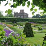 English Gardens Grand Estates & Cottage Gardens